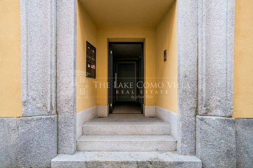 Apartment / Etagenwohnung in Como, Provincia di Como