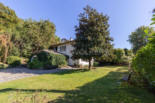 Villa in Luino, Provincia di Varese