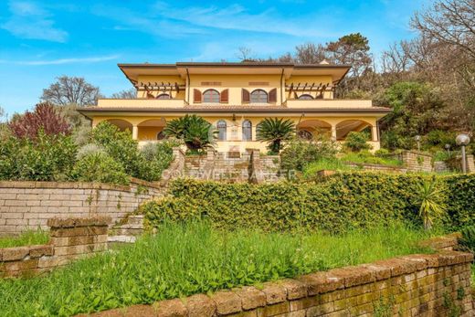 Villa Carrara, Massa-Carrara ilçesinde