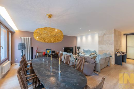 Apartment / Etagenwohnung in Udine, Friaul-Venetien