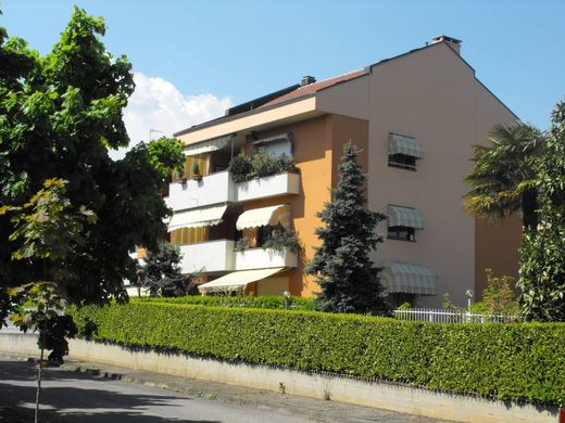 Apartment / Etagenwohnung in Trofarello, Turin