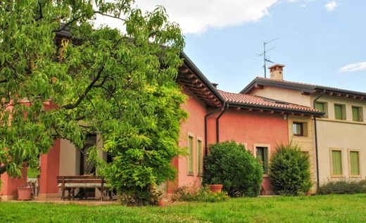 Εξοχική κατοικία σε Mezzane di Sotto, Provincia di Verona