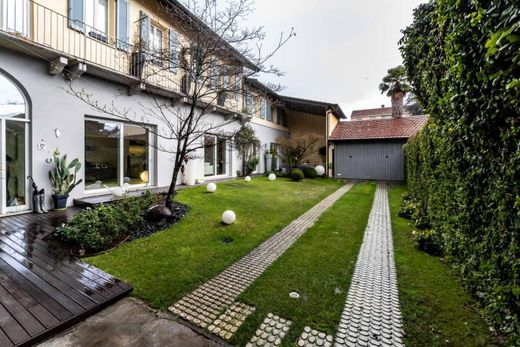 Country House in Legnano, Milan