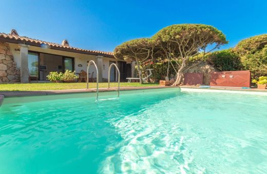 别墅  Aglientu, 萨萨里省