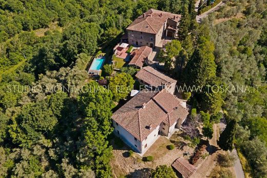 Country House in Castiglion Fiorentino, Province of Arezzo