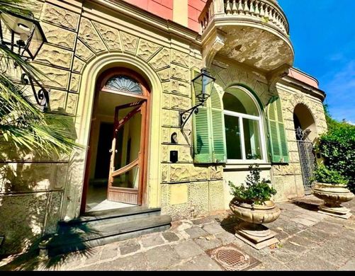 Piso / Apartamento en Nápoles, Napoles