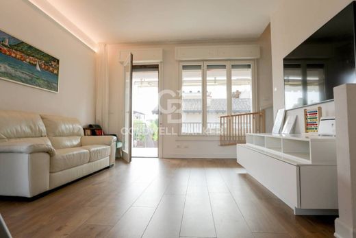Villa a Sirmione, Brescia