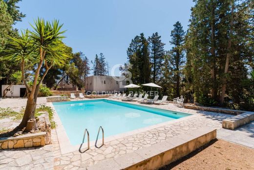 Otel Ugento, Lecce ilçesinde