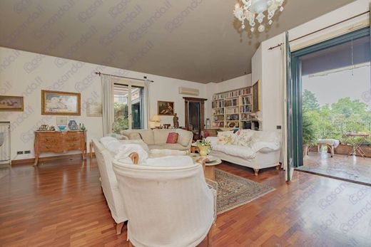 Appartement in Monza, Provincia di Monza e della Brianza