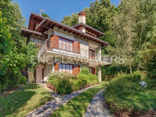 Villa in Plesio, Provincia di Como