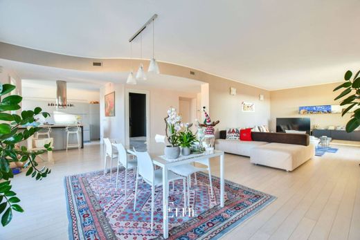 Penthouse in Gallarate, Provincia di Varese