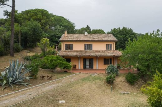 Villa Pesaro, Pesaro e Urbino ilçesinde