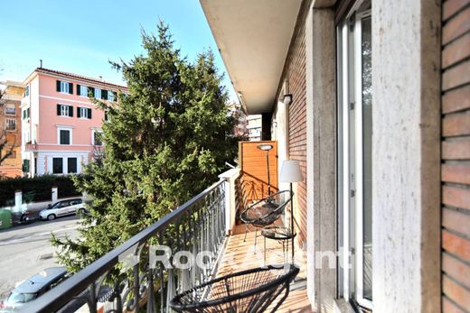 Apartment / Etagenwohnung in Rom, Latium
