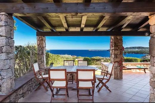 테라스 하우스 / San Teodoro, Provincia di Sassari