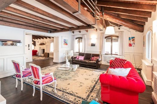 Ático en Arona, Provincia di Novara