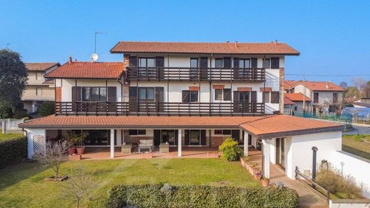 Villa à Gattico, Novare