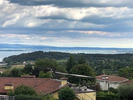 빌라 / Lonato, Provincia di Brescia