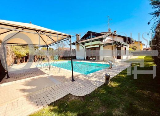 Villa a Seveso, Monza e Brianza