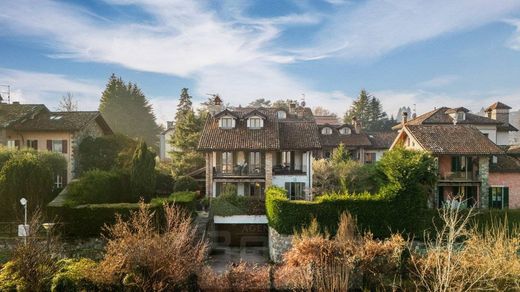 Villa à Arona, Novare