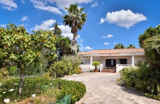 Villa a Ugento, Lecce