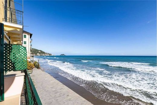 Appartamento a Alassio, Savona