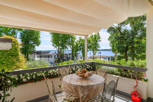 Villa in Desenzano del Garda, Provincia di Brescia