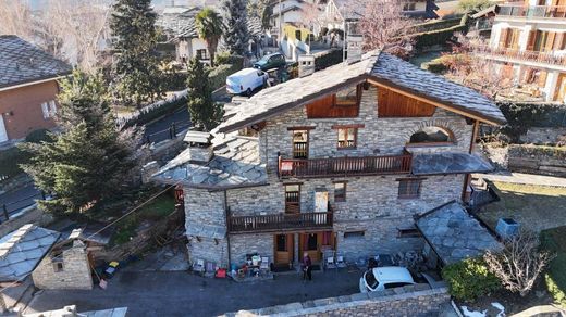 Villa in Ville Sur Sarre, Valle d'Aosta