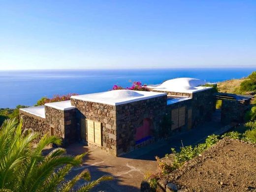 Country House in Pantelleria, Trapani