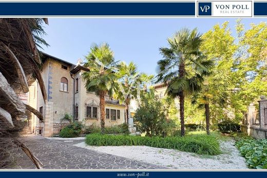 Villa in Trento, Trentino-Alto Adige