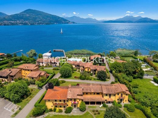 Appartamento a Ranco, Varese