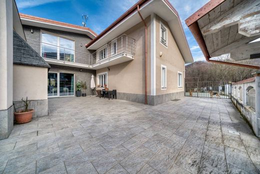Villa in Trana, Turin