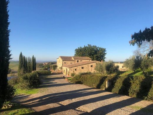 Fattoria a Montalcino, Siena