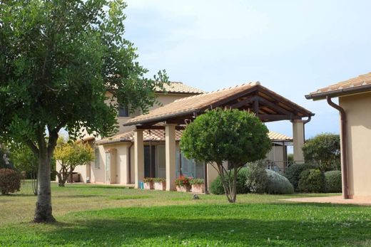 Villa Capalbio, Grosseto ilçesinde