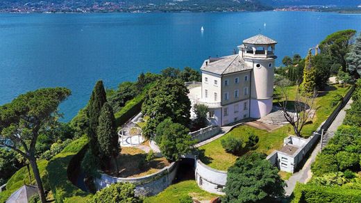 Verbania, Provincia Verbano-Cusio-Ossolaのヴィラ