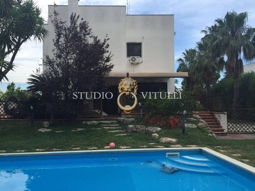 Villa in Bari, Apulië
