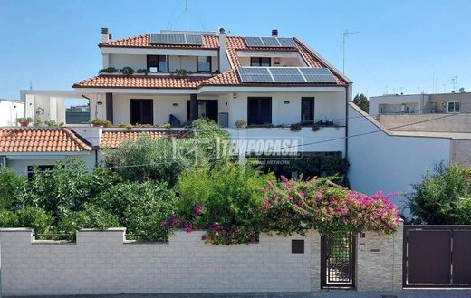 Appartamento a Lecce, Puglia