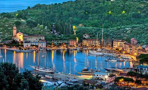 Villa Portovenere, La Spezia ilçesinde