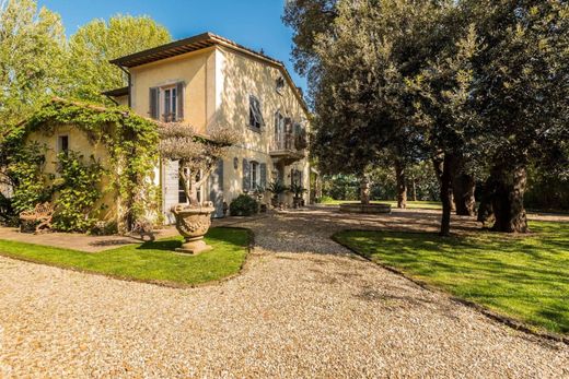 Villa Camaiore, Lucca ilçesinde