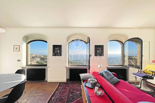 Apartment / Etagenwohnung in Montalcino, Provincia di Siena