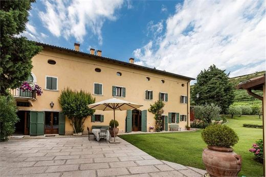 Landsitz in Fumane, Provincia di Verona