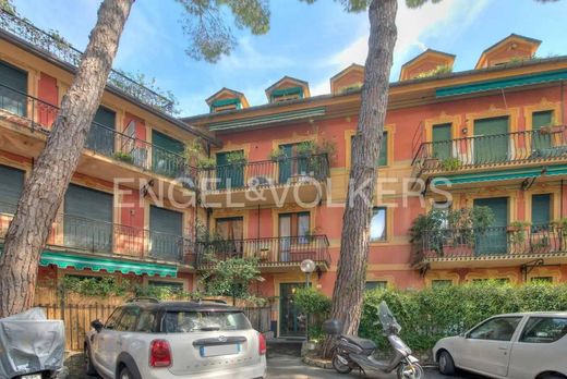 Apartment / Etagenwohnung in Santa Margherita Ligure, Genua