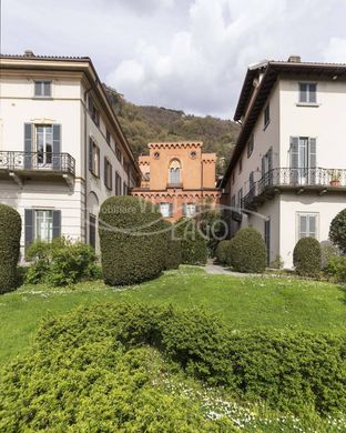 Apartment / Etagenwohnung in Como, Provincia di Como