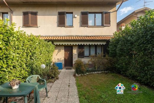 联排别墅  Biassono, 蒙萨和布里安萨省