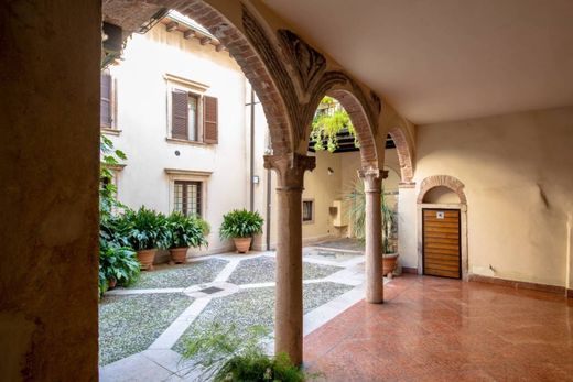 Apartment in Verona, Provincia di Verona