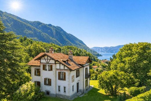 Villa à Castelveccana, Varèse