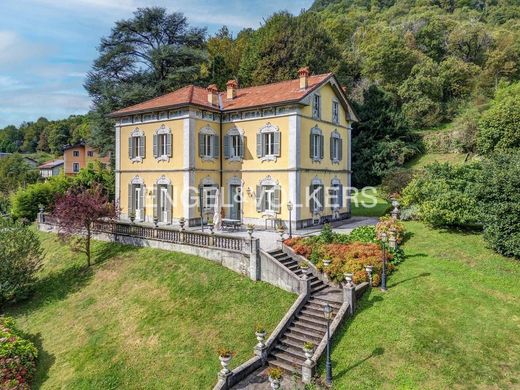 Valbrona, Provincia di Comoのヴィラ