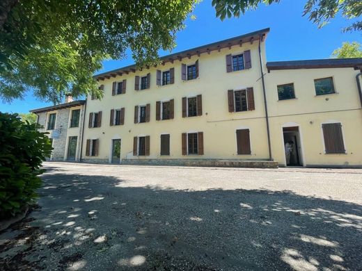 Εξοχική κατοικία σε Varano De' Melegari, Provincia di Parma