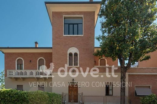 Complexos residenciais - Chiusi, Provincia di Siena