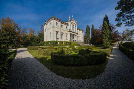 Жилой комплекс, Конельяно, Provincia di Treviso