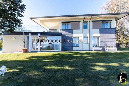 빌라 / Stresa, Provincia Verbano-Cusio-Ossola